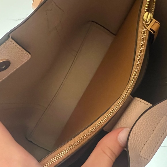 COPY - Light pink Tory Burch purse - Picture 10 of 10